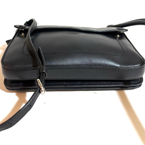 Delaroq Leather Crossbody Bag - Picture 3 of 10